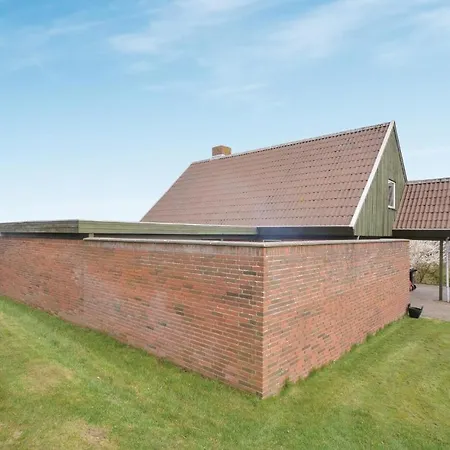 Three-bedroom Holiday In * Farsø
