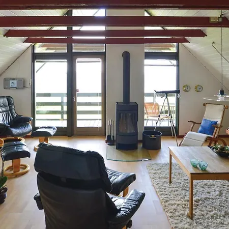 Semesterbostad Three-bedroom Holiday In Farsø