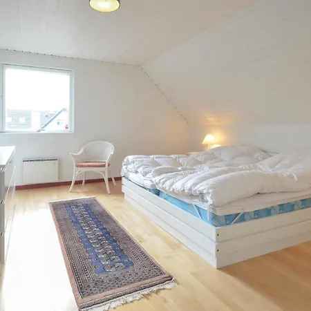 Three-bedroom Holiday In * Farsø
