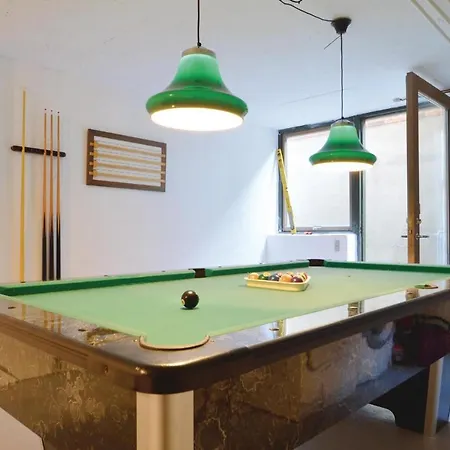 Semesterbostad Three-bedroom Holiday In *
